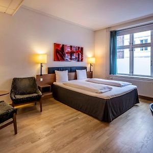 Standard Zimmer mit Kingsize-Bett